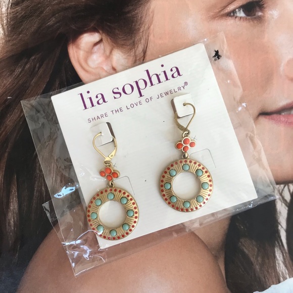 BEAUTIFUL Eclectic Dangle Gold Earrings - Picture 14 of 15